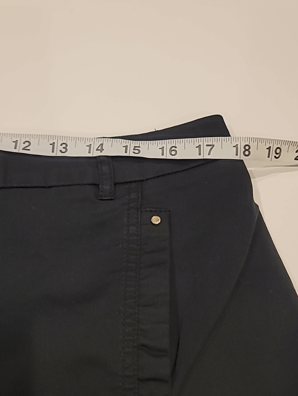 Chico's Black Cropped Rolled Hem Pants 2.5 Large 14 - Picture 11 of 13